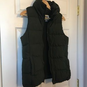 Old Navy hunter green puffer vest
